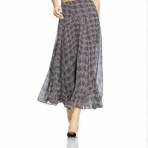 Cabi #546 Chloe Black White Layered  Side Zip Size 8 Business Casual Party Skirt